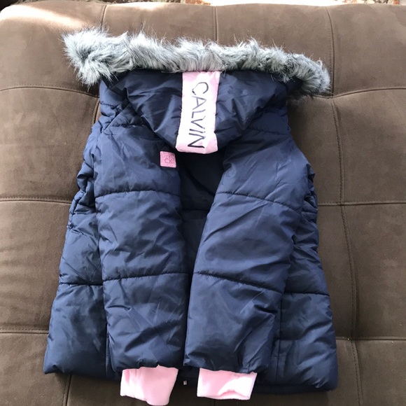 Girls Hooded Puffer Jacket With Faux-Fur Trim - Picture 3 of 3